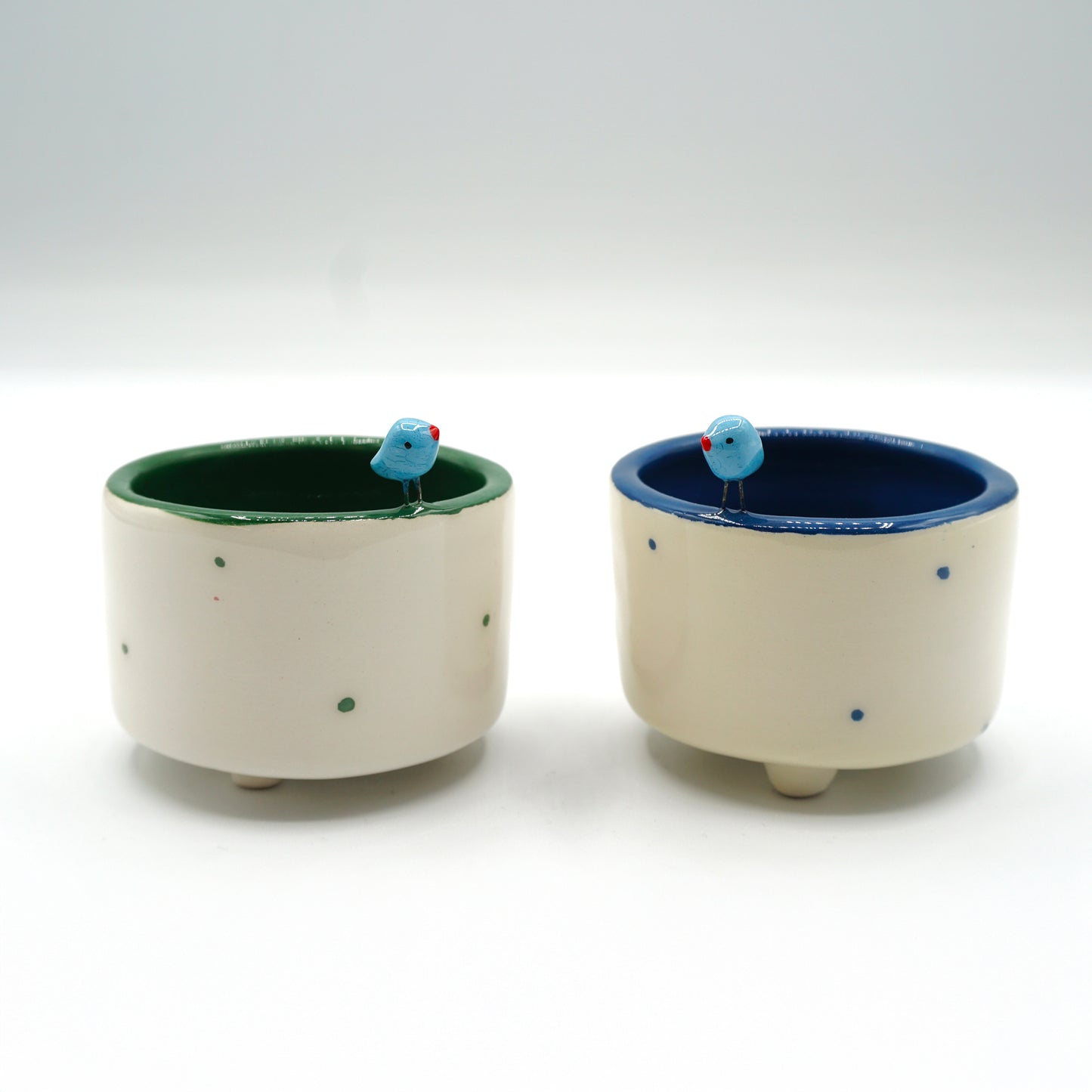 Tazzina “Birds” in ceramica con uccellino - decoro a Pois