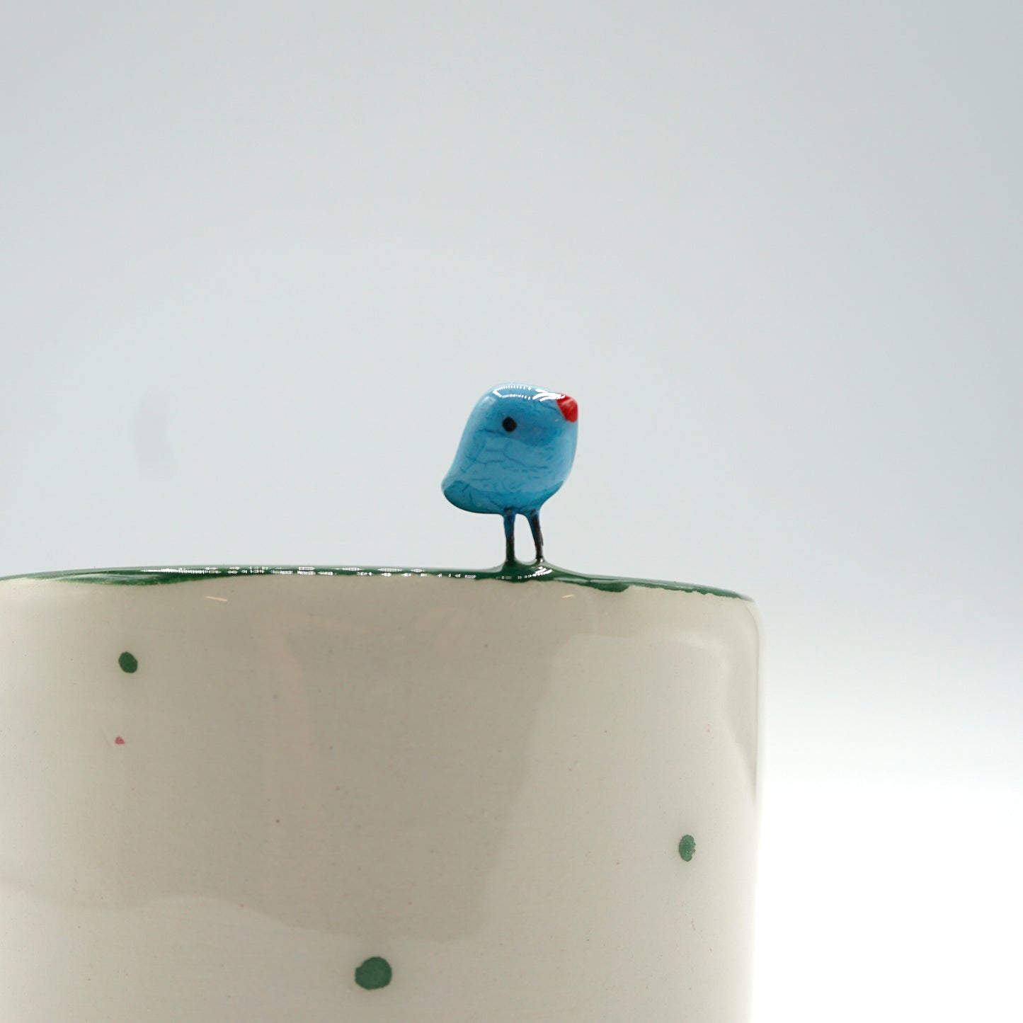 Tazzina “Birds” in ceramica con uccellino - decoro a Pois