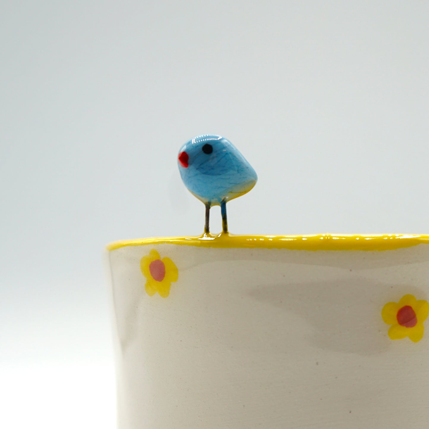 Tazzina “Birds” in ceramica con uccellino - decoro Fiorellini