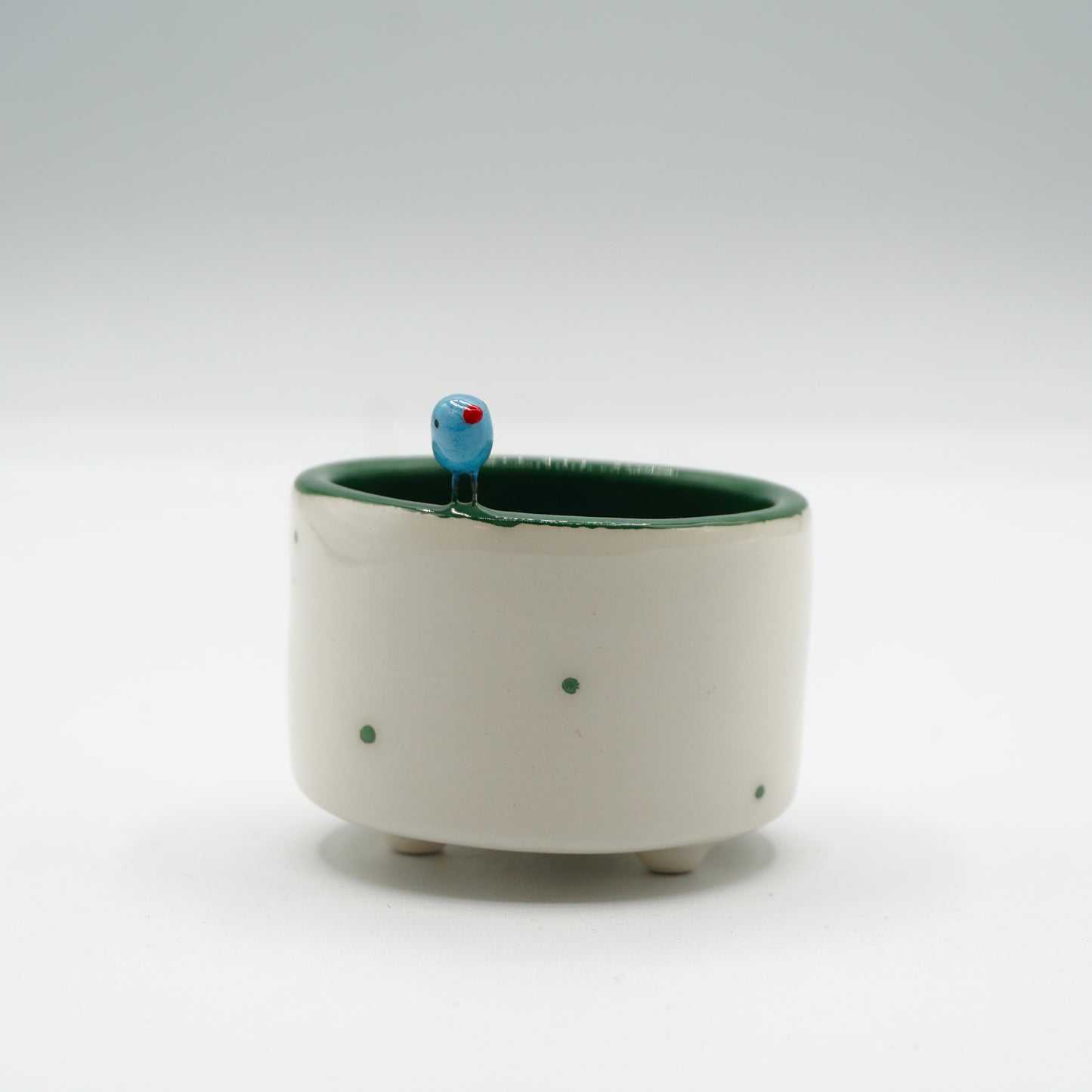 Tazzina “Birds” in ceramica con uccellino - decoro a Pois